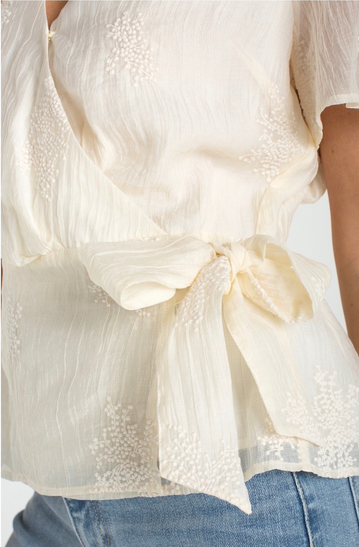 Liverpool Wrap Front Woven S/S Top W/Tie and Textured Pattern Cream