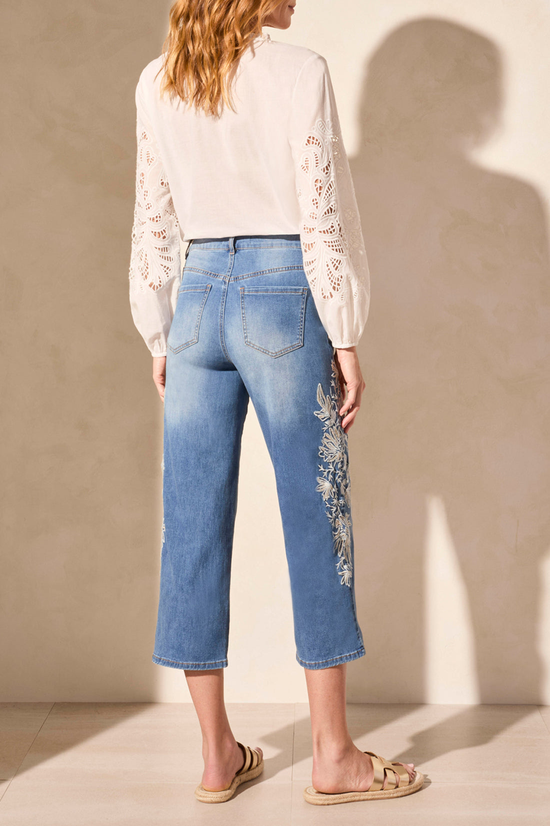 Tribal AUDREY GIRLFRIEND CROP JEANS W/EMB.