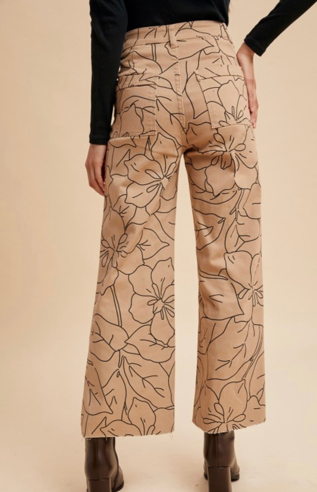 Anniewear Stretch High Rise Wide Leg Crop Latte Blk Flower Print Jeans