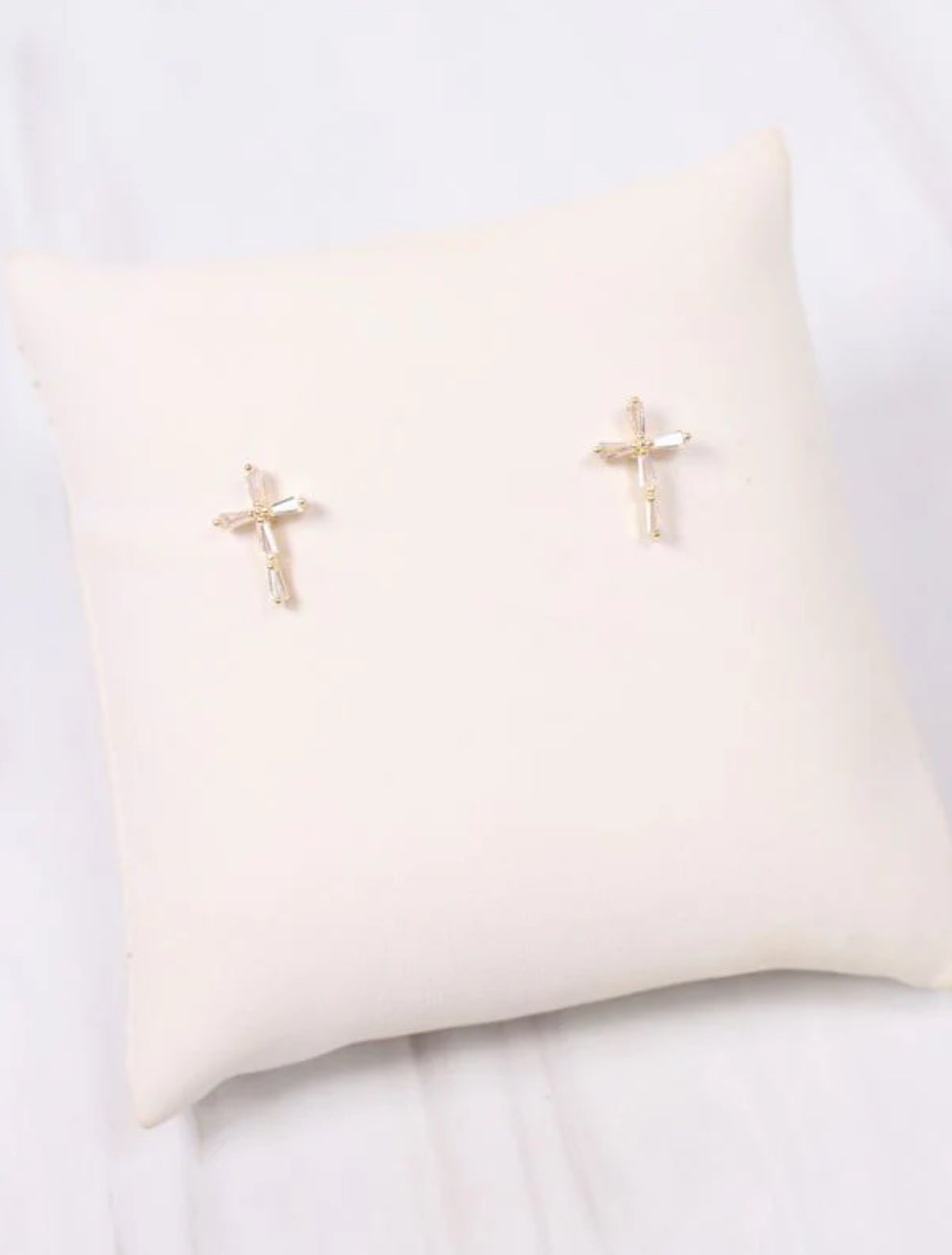 CH 38477 CZ Cross Stud Earring CLEAR