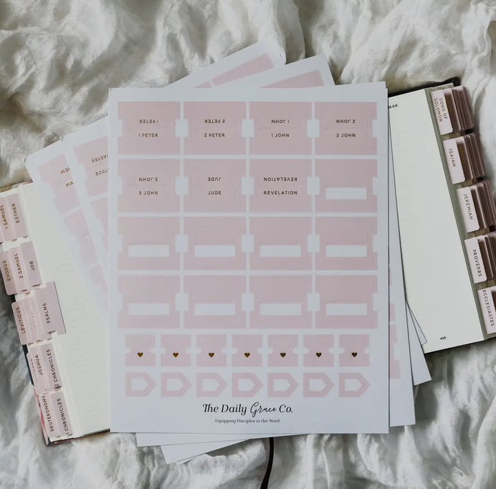 DAILY GRACE BLUSH BIBLE TABS