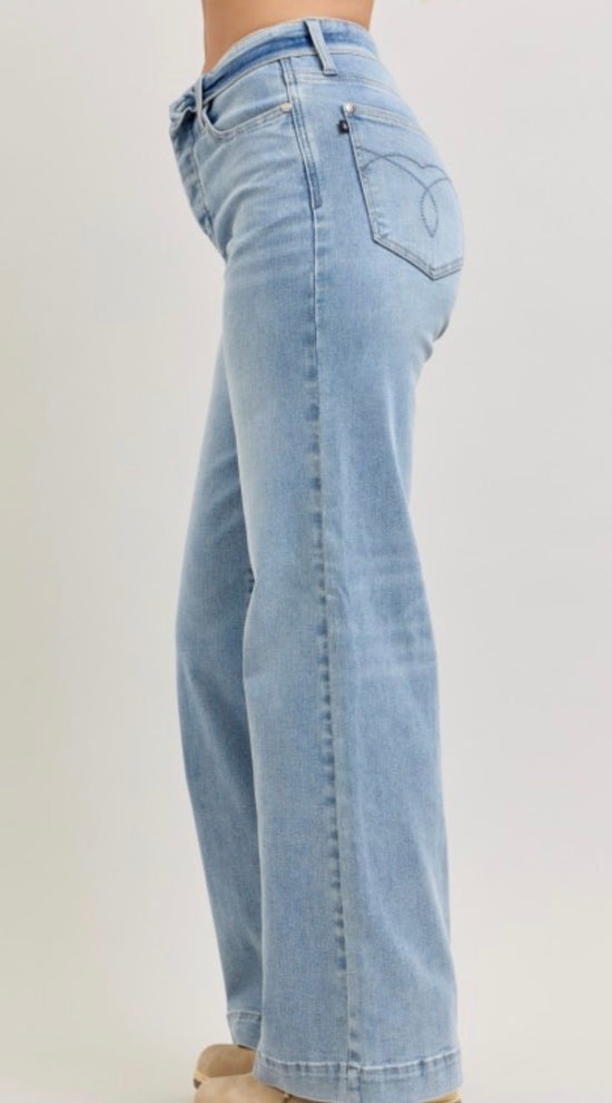 Judy Blue Retro Wide Fold Over Waist Band Light Blue Denim 33 " Inseam