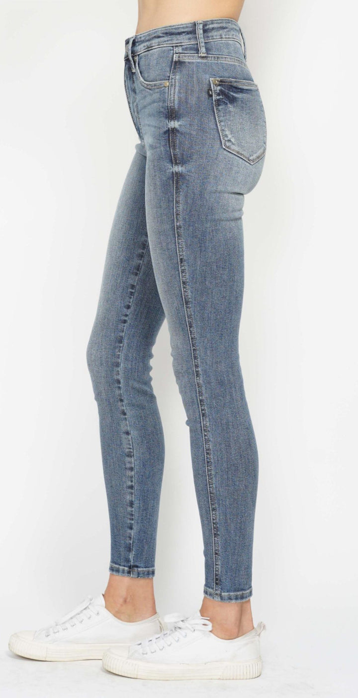 JUDY BLUE VINTAGE WASH SKINNY JEANS