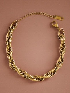 MIA GOLD TWISTED BRACELET