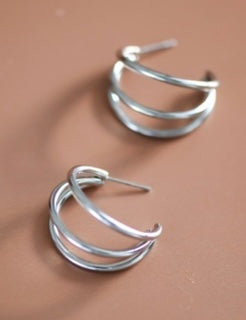 MIA TRIPLE SILVER EARRINGS